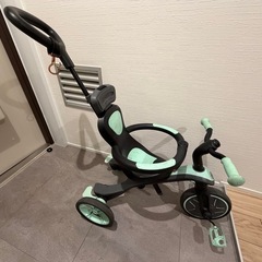Globber（グロッバー）幼児用 三輪車＊押し棒・サンシェード・セーフティバー付き の画像