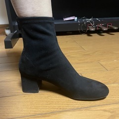 Charles & Keith 　ストレッチショートブーツの画像