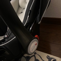 取引決定してますママズキャリー　新生児　チャイルドシート【美品】の画像