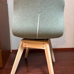 ニトリ回転式ダイニングチェア2脚の画像