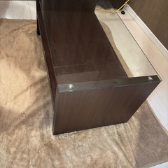 ガラステーブルの画像