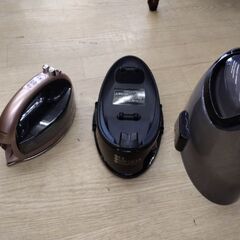 定価2万円　ほぼ未使用　パナソニック　高級　コードレス　アイロン　スチームアイロンの画像