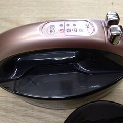 定価2万円　ほぼ未使用　パナソニック　高級　コードレス　アイロン　スチームアイロンの画像