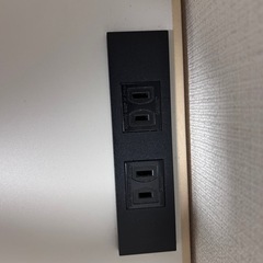 【120cm大きめ】白色デスク・電源付き・しっかり安定｜引き取り限定 の画像