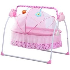 ベビーベッドの画像