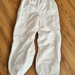 GU テックパラシュートプルオンパンツ　オフホワイトの画像