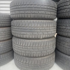 アルファード　エルグランド  カローラクロス　スタッドレスの画像