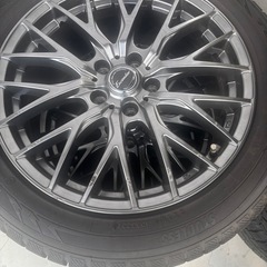 アルファード　エルグランド  カローラクロス　スタッドレスの画像