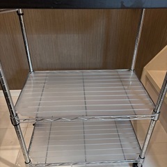 3段ラック　タイヤ付きの画像