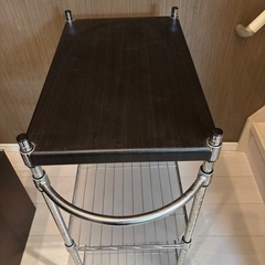 3段ラック　タイヤ付きの画像