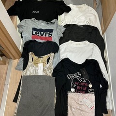 レディース服まとめ売り30点超＋おまけ付きの画像
