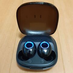 新品スマートウォッチ完全ワイヤレスイヤホンの画像