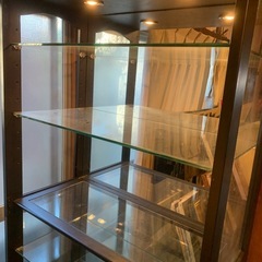 ライトアップ付き　ガラスケース4段♪商品棚としてぜひ！の画像