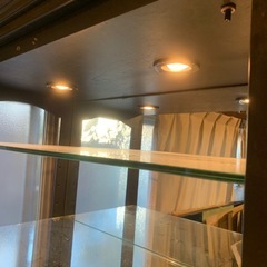 ライトアップ付き　ガラスケース4段♪商品棚としてぜひ！の画像