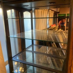 ライトアップ付き　ガラスケース4段♪商品棚としてぜひ！の画像