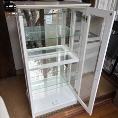 💥福岡市東区配送設置無料🌈　ニトリ コレクションボード ガラスショーケースの画像