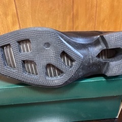 ビジネスシューズ　革靴　合皮　夏の蒸れ防止タイプの画像