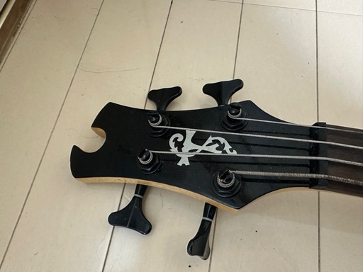 エレキベース Toby Deluxe IV Walnut Satin (リユースファクトリー