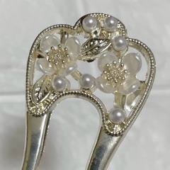 桜かんざし　着物　ゴールドの画像