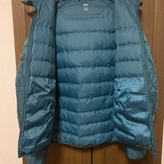 【Y00076】UNIQLO（ユニクロ）ウルトラライトダウンシームレスパーカ　ジャケット　Lの画像