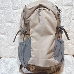 登山　リュックサック　大容量　バックパック　リュック　アウトドア　ベージュの画像