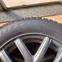 スタッドレスタイヤ ブリザックVRX2 155/65R14の画像