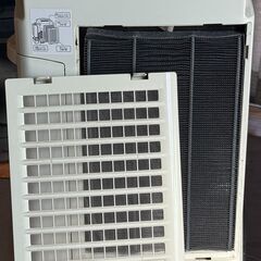 【無料】SHARP　加湿空気清浄機　KC-A50-W	2012年購入の画像