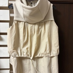 Piacere ピアチェーレ　ナイロンフリル切り替えダンボールベストの画像