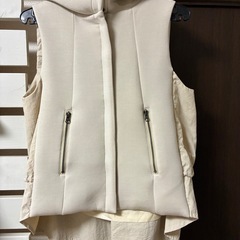 Piacere ピアチェーレ　ナイロンフリル切り替えダンボールベストの画像