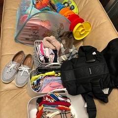 子供服、おもちゃ、ガレージセールの画像