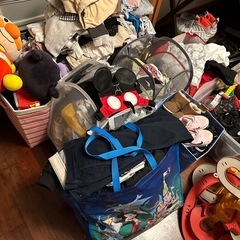 子供服、おもちゃ、ガレージセールの画像