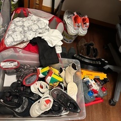 子供服、おもちゃ、ガレージセールの画像