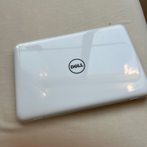 Dell Inspiron P24T ノートパソコン