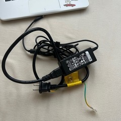 Dell Inspiron P24T ノートパソコンの画像