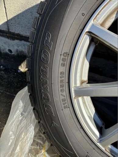 DUNLOP製215/65R16のWINTER MAXXタイヤセット。