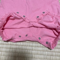 【90】ギャップ ロンパース ピンク 寝巻きに便利の画像