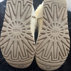 UGG　クラシックショートブーツ　ベージュ（S/N 5825）　　　　　　　　　の画像