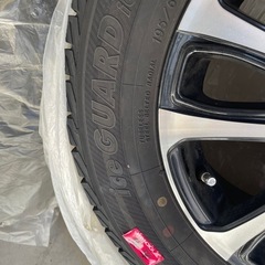 スタッドレスタイヤアルミ付き4本セットの画像