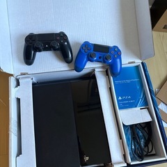 【PS4 本体 1000A B01｜500GB｜ワイヤレスコントローラー2個付き】の画像
