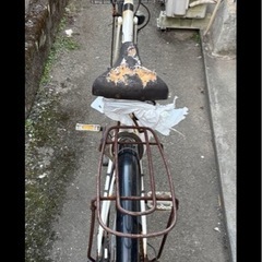 シティサイクル ホワイト 前バスケット付きの画像