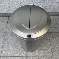 Zita 自動開閉ゴミ箱の画像