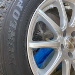 アルファードスタッドレスタイヤ、ホイール4本の画像