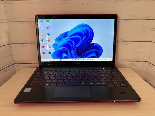 ⭐️美品 爆速?【Windows11 25H2✨】富士通LIFEBOOK SH90B1/2017年製/13.3インチ/WQHD/Cor