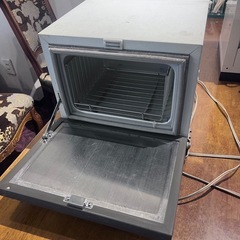 【美容室✨用品】 タイジ株式会社のタオルウォーマー「ホットキャビ」の画像