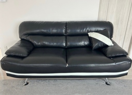 11/24に処分 (KBBBN) 首里のソファ《3人掛けソファ》の中古あげます