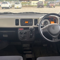 スズキ アルト Fグレード 希少な4WDモデル × オートギヤシフトの一台です！ 雪道や山間部でも安心して走れる人気仕様になります。の画像