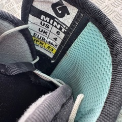 MINT 女性用スノーボードブーツ ブラック BURTON 黒 バートンの画像