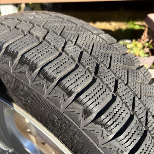 値下げ　現行シエンタに！スタッドレス4本　185/65-15 コンチネンタル　トヨタ　　