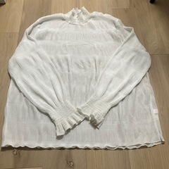 ハイネックシアーブラウスの画像