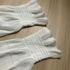 ハイネックシアーブラウスの画像